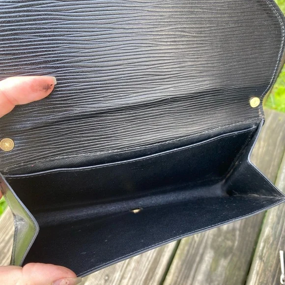 Authentic Louis Vuitton Epi Leather Art Deco mini crossbody bag black - Picture 13 of 13